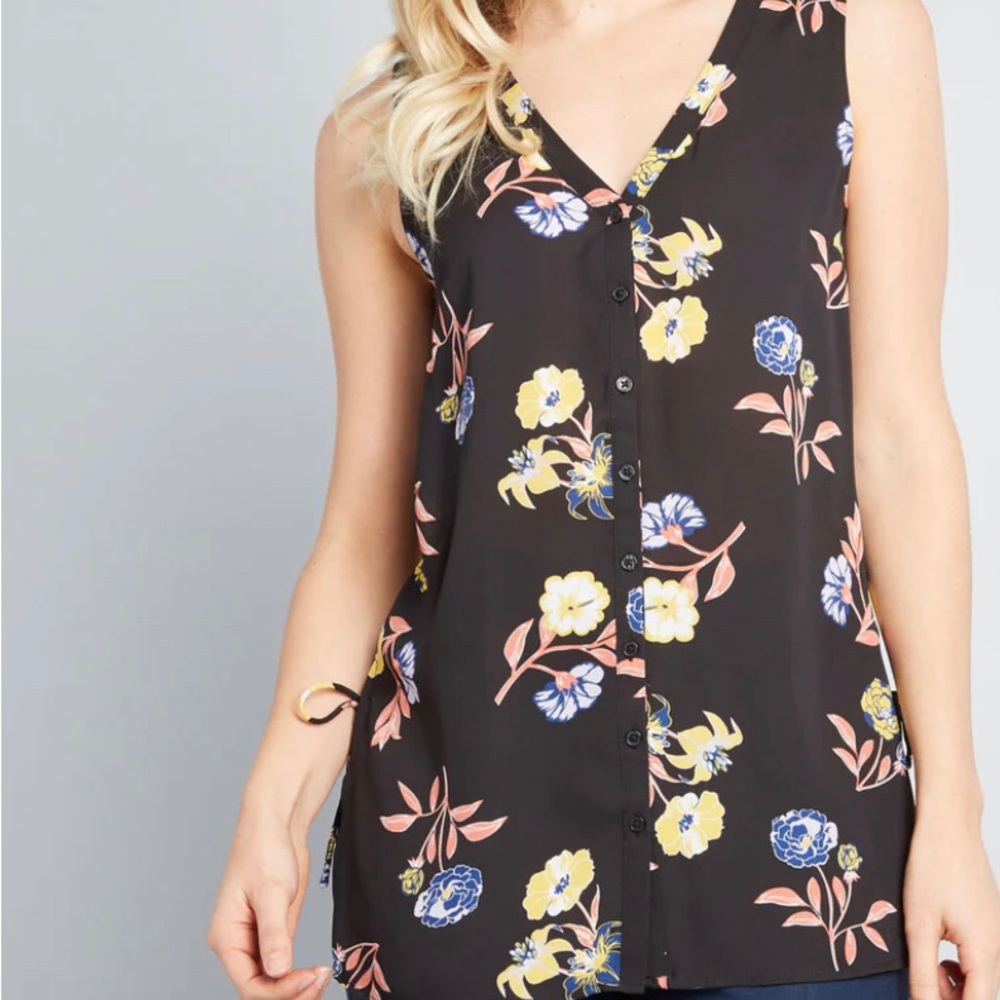 ModCloth Simple Decision Sleeveless Tunic Blouse Small